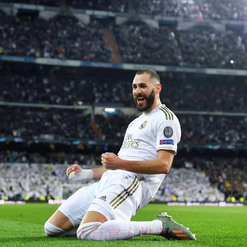 本泽马:这里有很多皇马球迷,我认为皇马就像是在主场比赛 本泽马:这里有很多皇马球迷,我认为皇马就像是在主场比赛