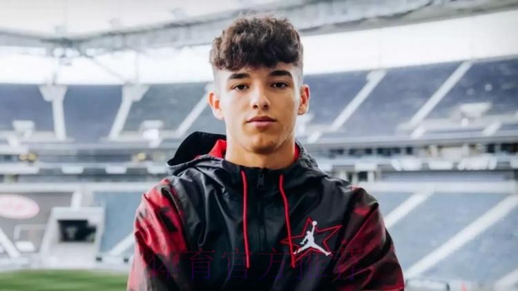 皇马正努力签下法兰克福17岁中锋恩里克-埃雷罗 皇马正努力签下法兰克福17岁中锋恩里克-埃雷罗